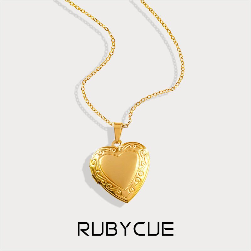 18K Gold Plated Surgical Steel Carved Heart Openable Photo Frame Pendant Necklace